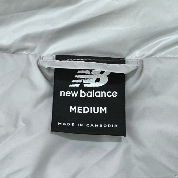 New Balance Light Grey 247 Sport Thermal Vest Size M - Picture 10 of 10